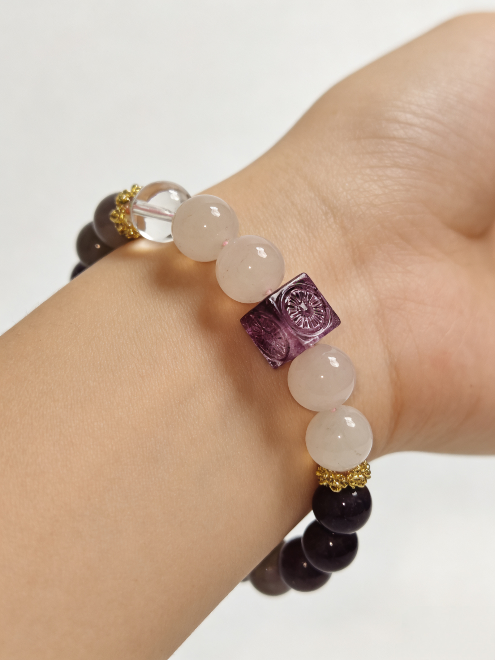 Settled Order Bracelet – Nüwa Inspired Amethyst & White Agate on Wrist (11mm) Settled Order Bracelet – Nüwa Inspired(11mm)