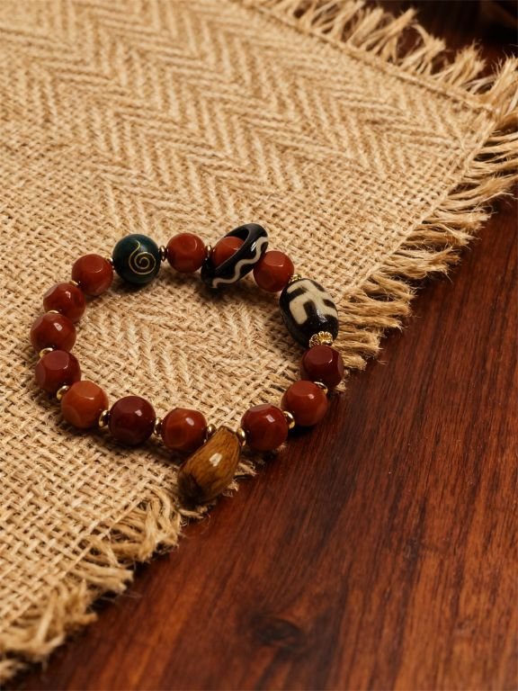 Xingtian’s Bound Resolve Irregular Red Agate Bracelet with Agarwood (10mm)