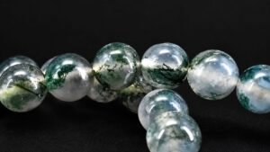 Natural moss agate bracelet without any accessories