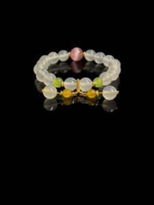 Chang’e’s Lunar Dawn White Agate Bracelet with Pink Agate (10mm)