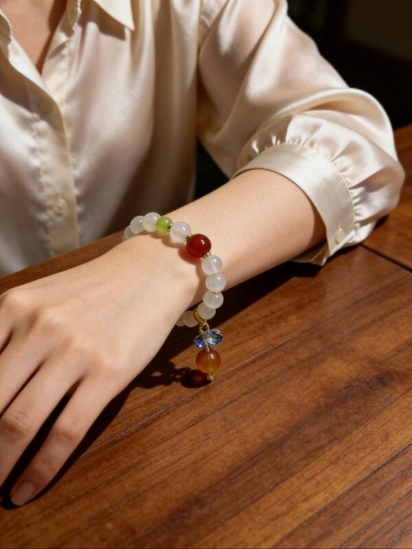 Chang’e’s Lunar Stillness White Agate Bracelet (10mm) Chang’e’s Lunar Stillness White Agate Bracelet (10mm)