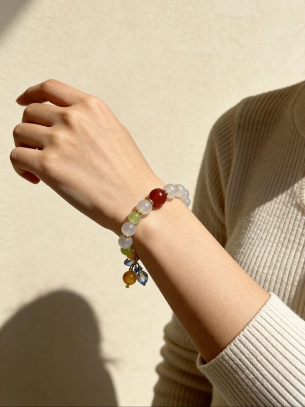 Chang’e’s Lunar Stillness White Agate Bracelet (10mm) Chang’e’s Lunar Stillness White Agate Bracelet (10mm)