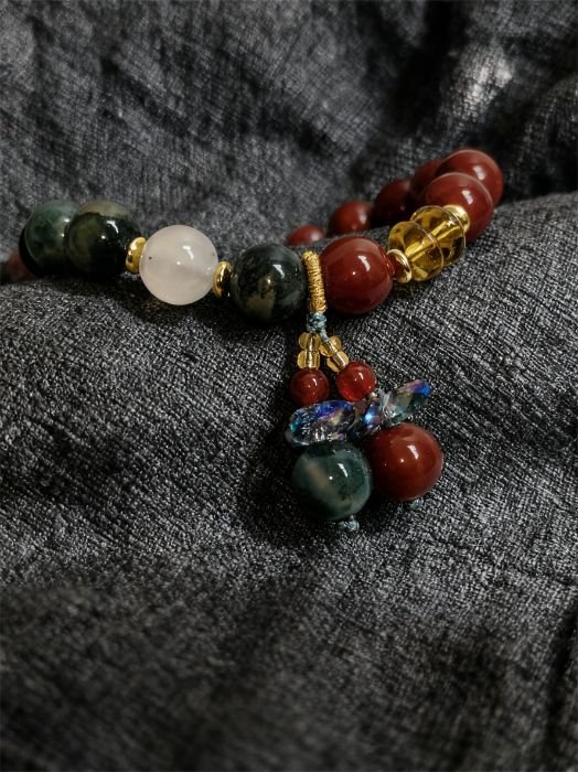 Shennong’s Verdant Spirit Moss Agate Bracelet with Red Agate (10mm) Shennong’s Verdant Spirit Moss Agate Bracelet with Red Agate (10mm)
